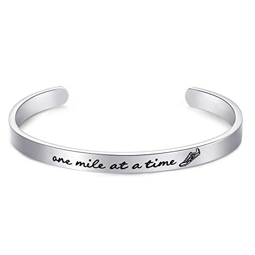 LParkin Marathon-Läufer-Armband – Ausdauergetesteter Edelstahl-Laufschmuck für Damen und Herren, Leichtathletik-Geschenke mit inspirierender Mantra-Gravur, Medium, Metall