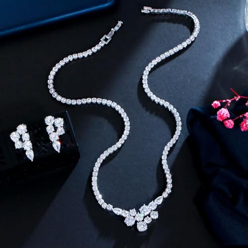 Wunderschönes Schmuckset mit runden Tennistropfen aus Weißgold mit Zirkonia für Weihnachtsfeiern